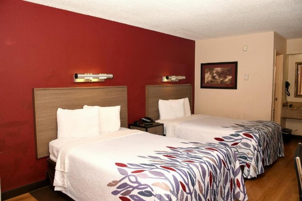 Red Roof Inn Richmond South image 17